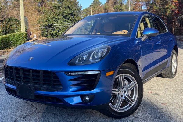 2015 Porsche Macan S AWD 4D Majestic Blue