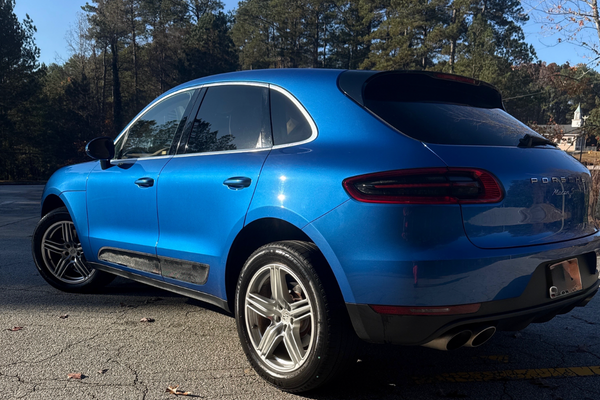 2015 Porsche Macan S AWD 4D Majestic Blue